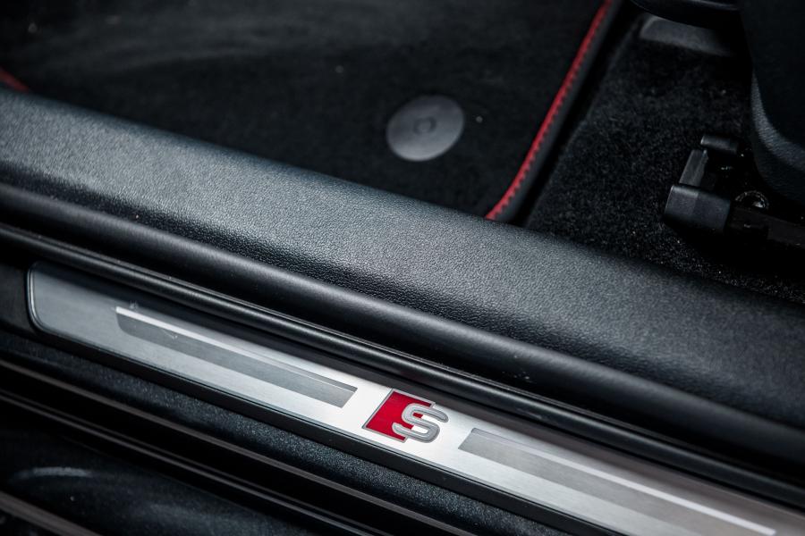 Детали интерьера Audi A3 Sedan 35 TFSI S-Line 2020 года  (WW) (фото 40 из 40)